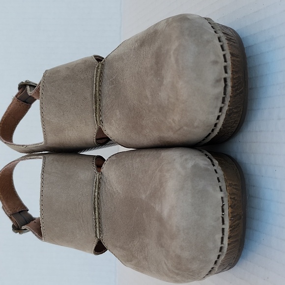 NWOT DANSKO RILEY LEATHER SLINGBACK CLOG - Picture 2 of 13